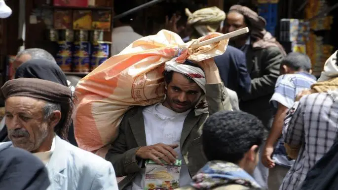 الحوثيون وسلطة التجويع: دراسة للمركز الأمريكي للعدالة تكشف هندسة ممنهجة لإفقار اليمنيين وتمويل الحرب