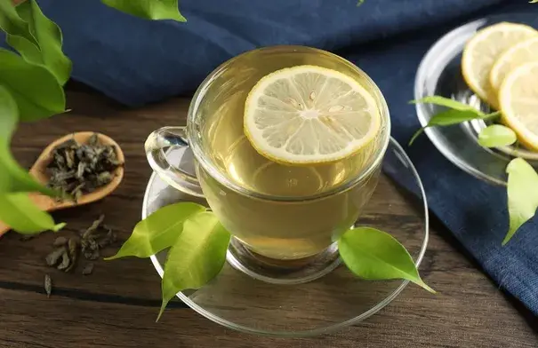 تشرب الشاي الأخضر بالليمون؟ إليك ما يحدث داخل جهازك الهضمي - اخبار ليبيا