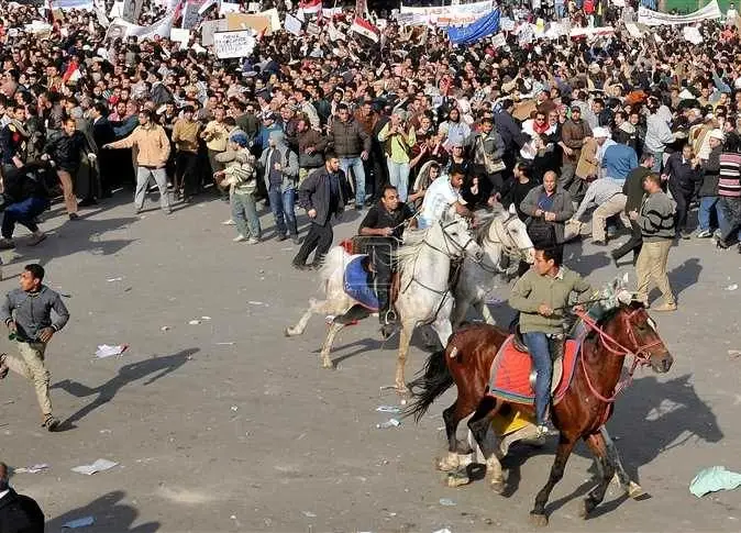 باحث في شؤون الجماعات المتطرفة يكشف كواليس ميدان التحرير قبل موقعة الجمل