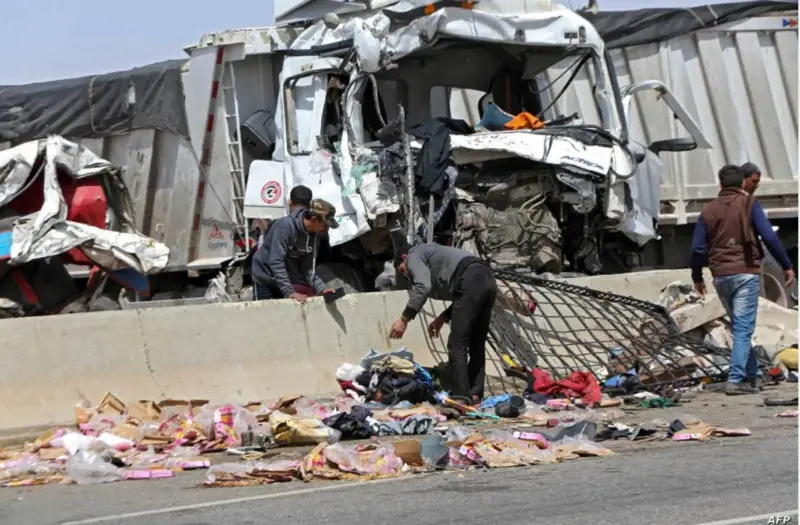 مصر: 10 وفيات و24 إصابة بتصادم حافلة وشاحنة في الجيزة
