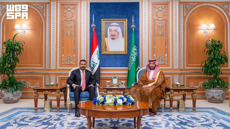 ولي العهد ورئيس الوزراء العراقي يناقشان تطورات الأحداث الإقليمية وتعزيز التنسيق الأمني
