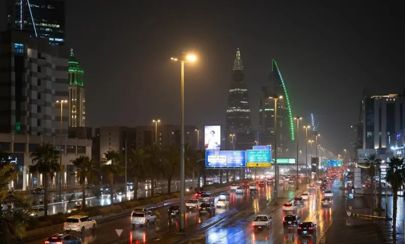 بالروبوتات والذكاء الاصطناعي.. الرياض تعزز جاهزيتها لموسم الأمطار