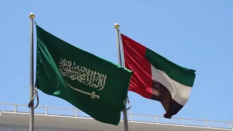 انتهاك صارخ.. الإمارات تدين الهجمات الحوثية على مطار الملك خالد