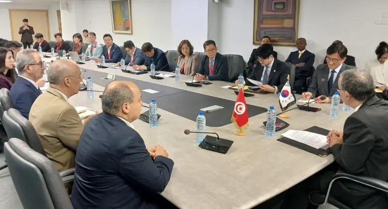 وزير الإقتصاد يتباحث مع وفد كوري آفاق الإستثمار في مجال صناعة مكونات السيارات