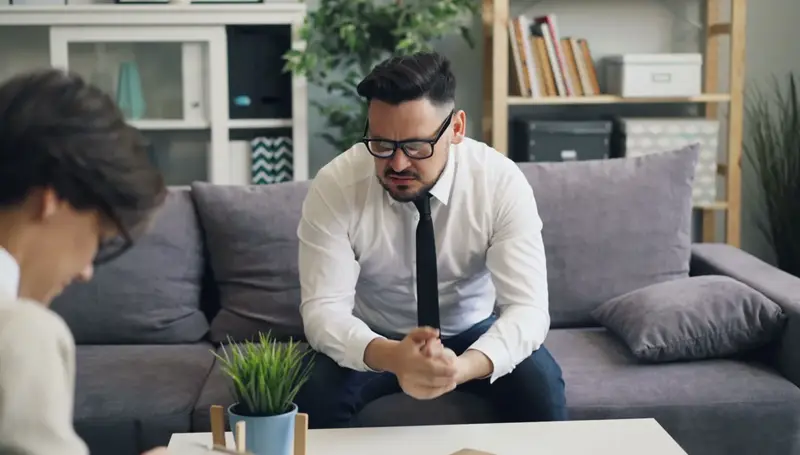 الصحة النفسية وخصوصيّة الموظّفين في الإمارات