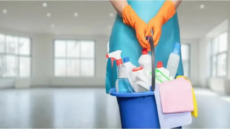 العمل تمنح أصحاب المنازل خيارين بشأن عاملات المنازل المخالفات - تفاصيل