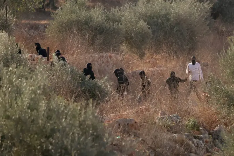 مستوطنون إسرائيليون يضرمون النار في مسجد بالضفة الغربية المحتلة