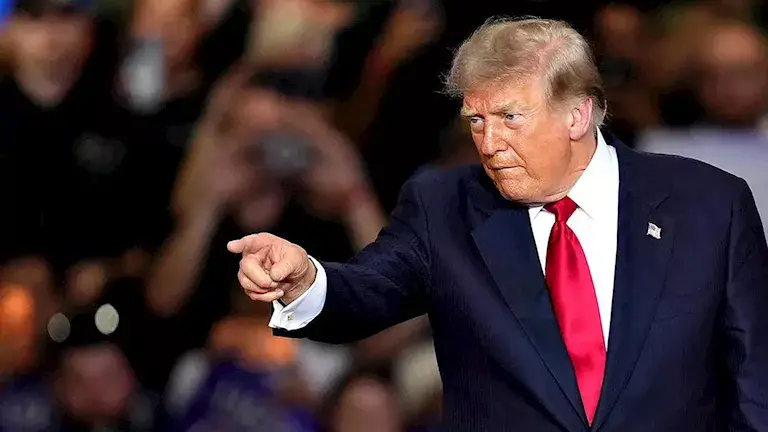 5 آلاف دولار لكل أمريكي.. كيف تفاعل الديمقراطيون مع وعد ترامب الانتخابي؟