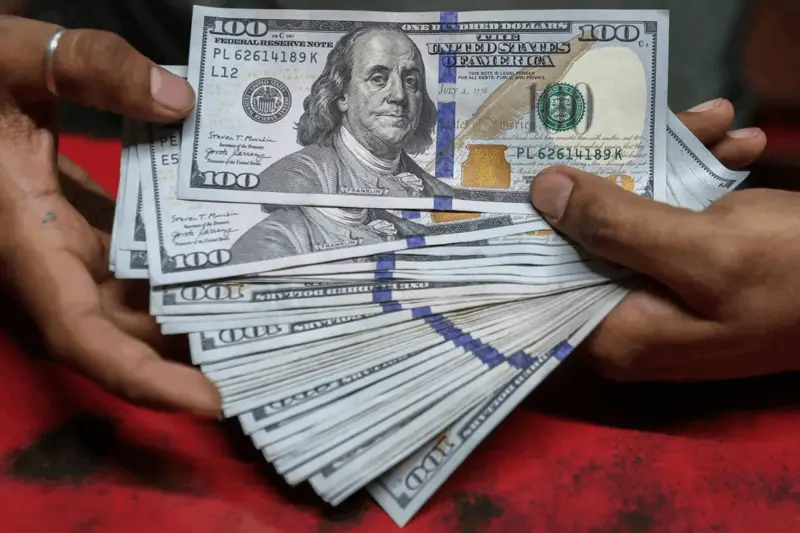 مع انخفاض عوائد سندات الخزانة الأميركية.. تراجع في سعر الدولار