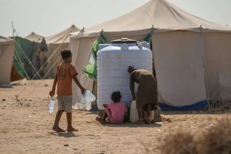 القصف الحوثي على قرى لحج يوسع دائرة النزوح
