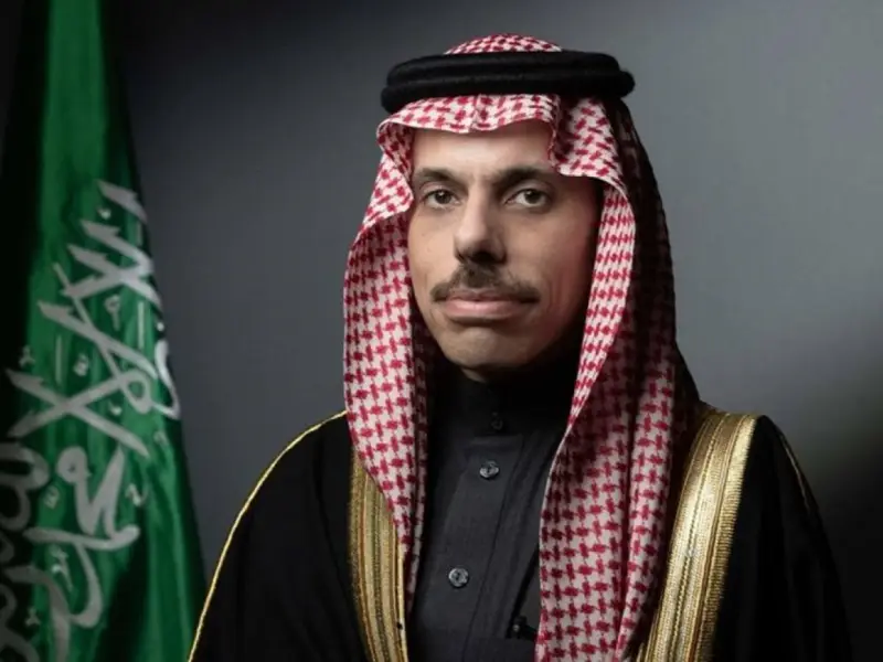 وزيرا الخارجية السعودي والإماراتي يبحثان هاتفيا اعتداءات جماعة الحوثي على مطار الملك خالد بالرياض