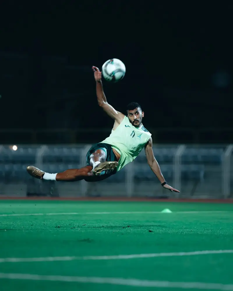 الأهلي لاقتناص فوزه الرابع توالياً من شباك الخليج المتحفز