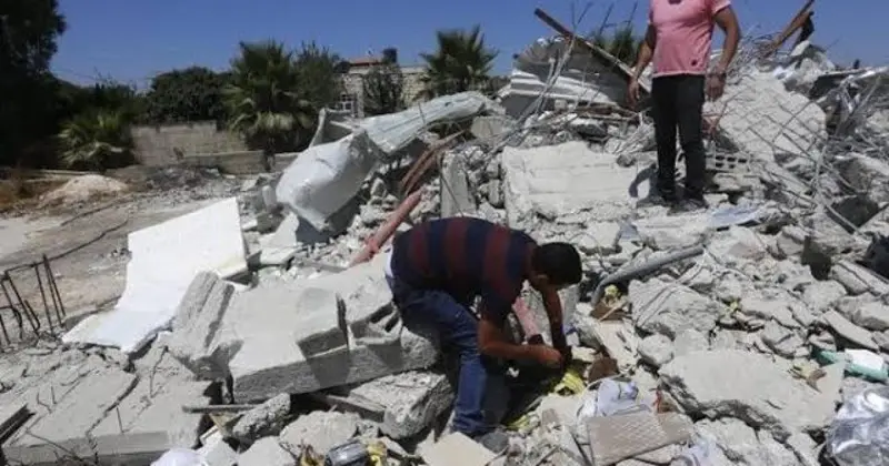سلطات الاحتلال تجبر مقدسيًا على هدم منزله