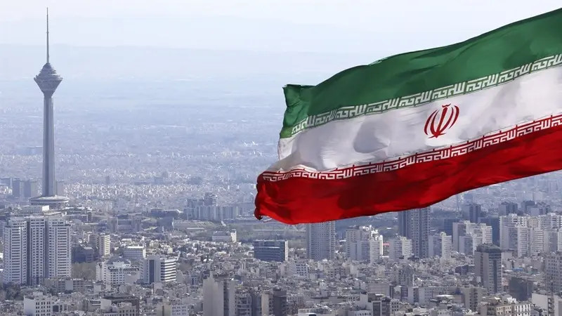 إيران تهدد بضربات عسكرية واسعة حال اندلاع حرب جديدة