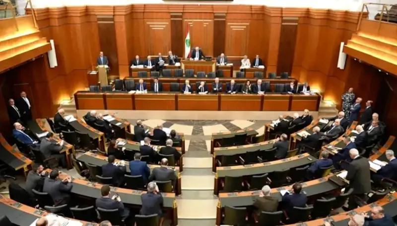 الديمقراطية التوافقية... مفهوم اختُزل في حق الطائفة