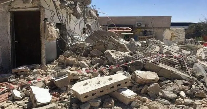 بعد يومين على هدمه ذاتياً ..الاحتلال يقتحم حي الشيخ عنبر بالقدس ويستكمل هدم المنزل