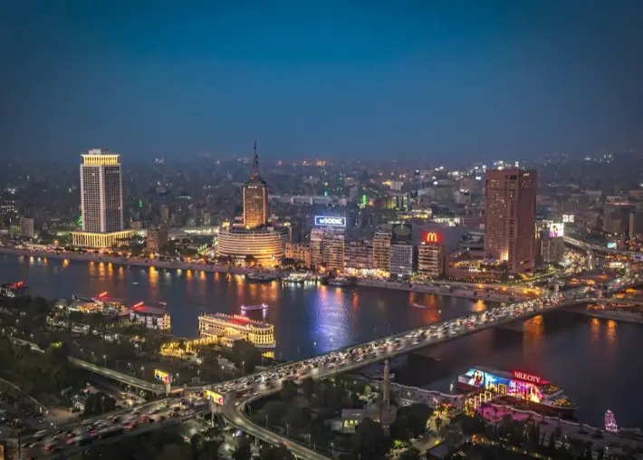 القاهرة تنهى عشوائية الأكشاك بـ«هوية حضارية جديدة»