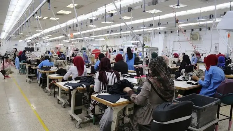قطاع صناعة الجلدية والمحيكات يمضي بمسار متصاعد لتعزيز قدراته الإنتاجية والتصديرية