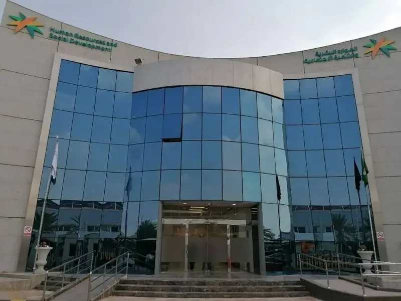 «الموارد البشرية» تفتح التسجيل لاختبارات رخصة مترجم لغة الإشارة السعودية