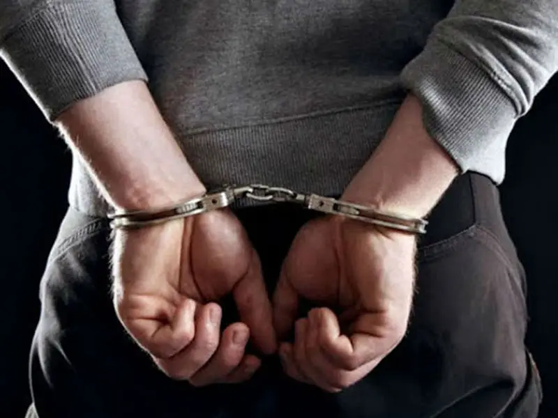 حاول التصدي لهم باستعمال غاز مشل للحركة.. عدلية السيجومي توقف مشتبها به في ترويج المخدرات