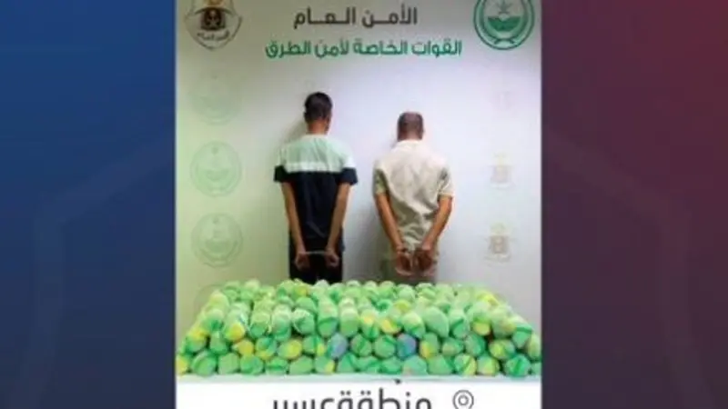 مخبأة داخل مركبة.. القبض على مقيمين من الجنسية البنجلاديشية لترويجهما القات بعسير