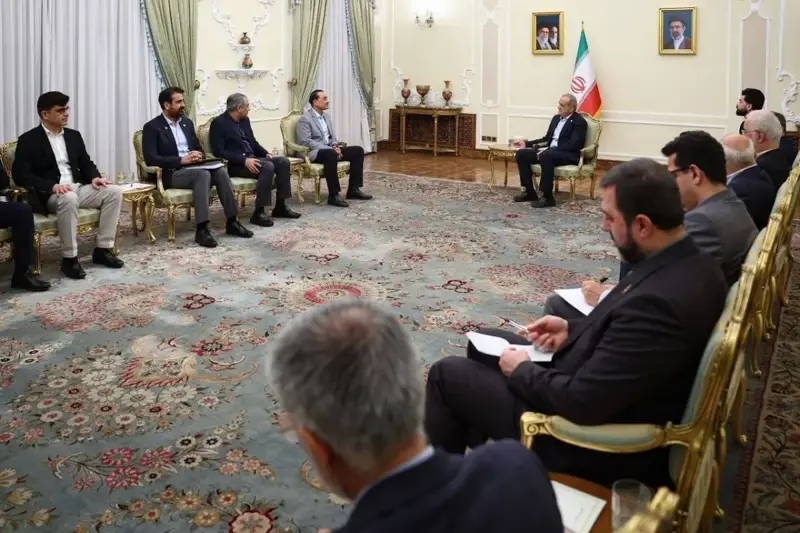 طهران تُبلغ الوسيط الباكستاني شروطها للتهدئة