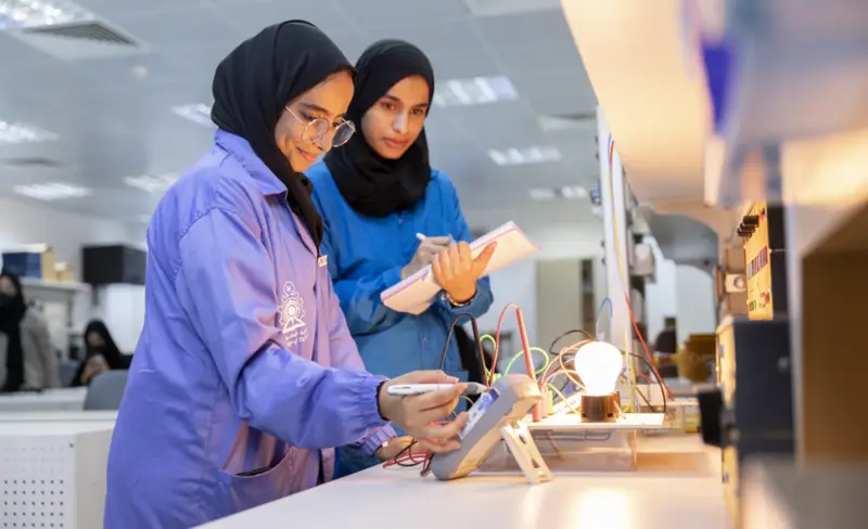 المرأة العُمانية.. إنجازات تعبر الحدود وأرقام تبرهن اتساع الحضور