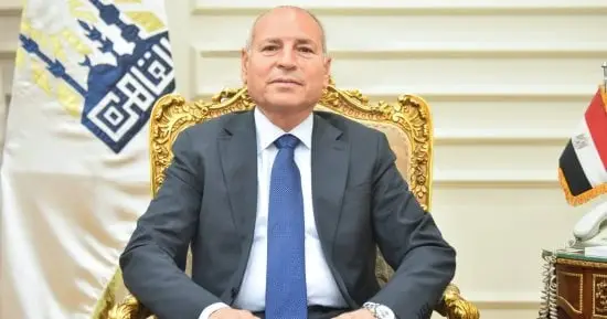محافظ القاهرة يعلن مساهمة أحد البنوك بـ 10 ملايين جنيه لدعم مبادرة تخضير العاصمة