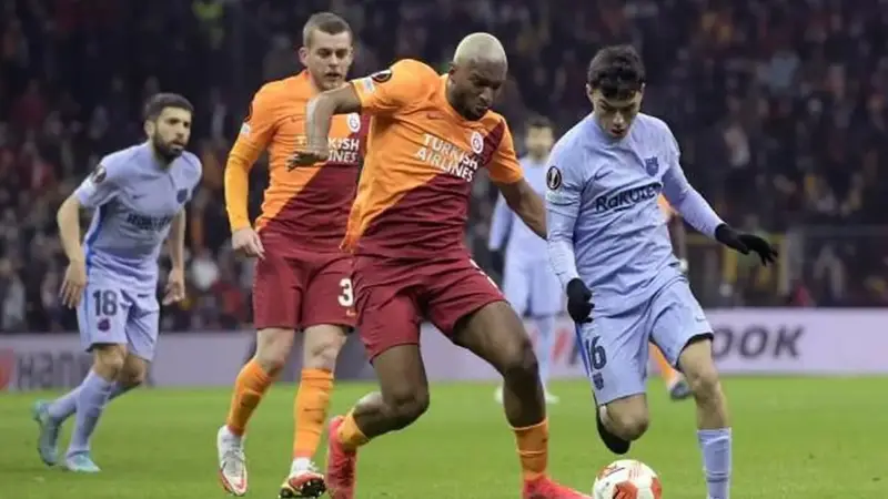 فليك يعلن تشكيل برشلونة أمام جالاتا سراي في دوري الأبطال