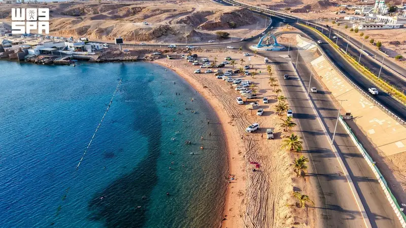 شاطئ أم عنم في حقل وجهة سياحية تجمع جمال الطبيعة وتاريخ المكان
