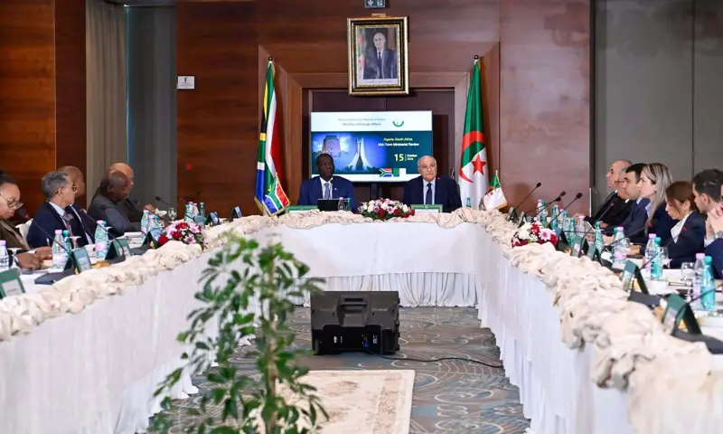 عطاف يترأس مع نظيره الجنوب إفريقي اجتماعا لمتابعة مخرجات اللجنة العليا الثنائية