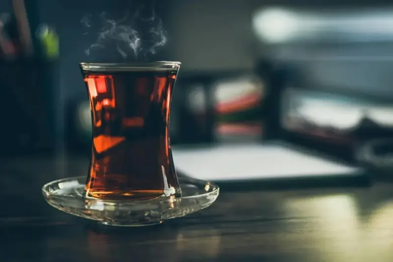 6 أكواب شاي يومياً تعزز صحة الأوعية الدموية والقلب