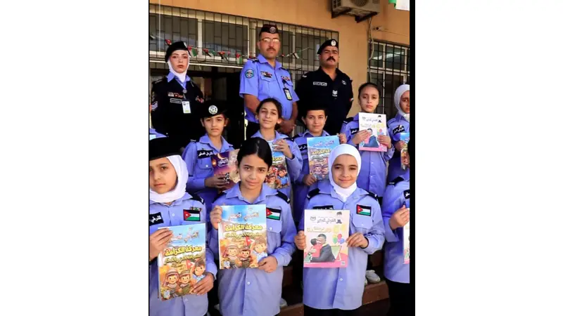 الأمن العام يطلق دورة الشرطي الصغير في عدد من مدارس المملكة لتعزيز الوعي الأمني لدى الطلبة (فيديو)