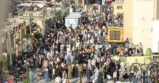 الآلاف يتوافدون على مسجد السيد البدوي بطنطا في الليلة الختامية لمولده
