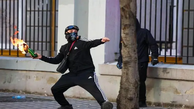 رئيس وزراء ألبانيا يرفض التنحي: جهات خارجية خلف المظاهرات العنيفة