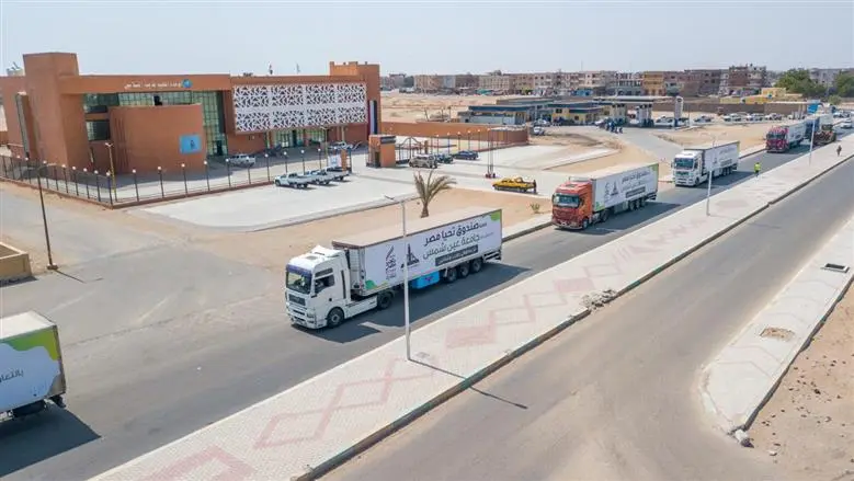 «تحيا مصر» يطلق قافلة تنموية شاملة لدعم 10 آلاف أسرة بحلايب وشلاتين وأبو رماد