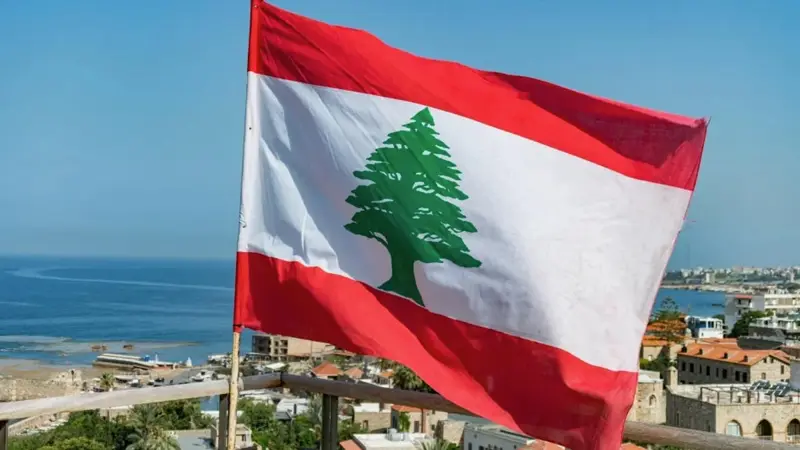 استطلاع: 66 % من شيعة لبنان يؤيدون تسليم السلاح للدولة
