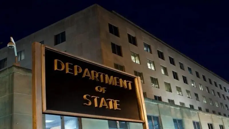 واشنطن تأمر موظفي سفارتها في الرياض وعائلاتهم بالمغادرة تحسبًا لتجدد القتال