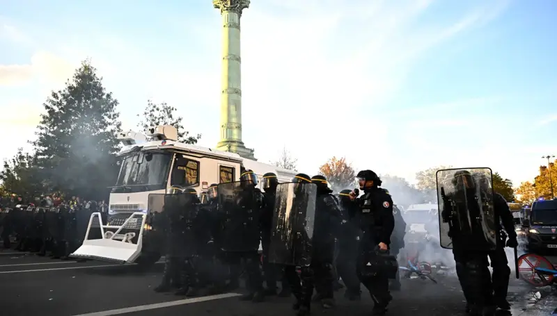 احتجاجات فرنسا وتصاعد خطاب اليمين... قلق في صفوف المهاجرين غير الشرعيين