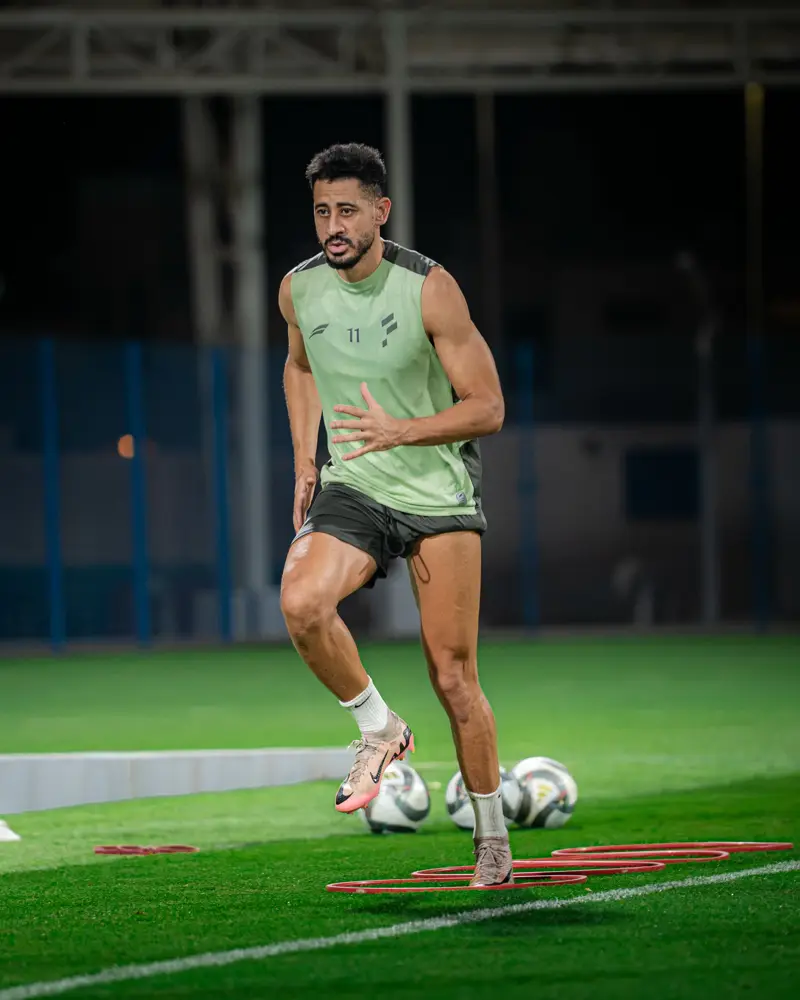 3 فرق تبحث عن فك شفرة الفوز الأول