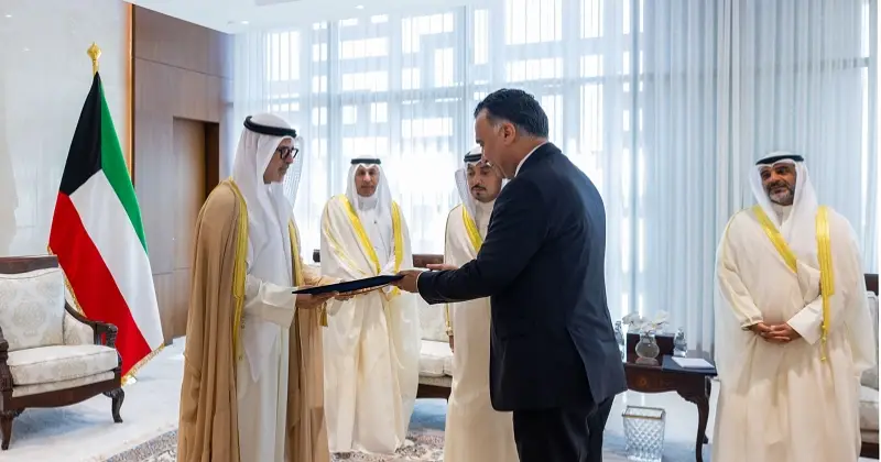 الجابر يتسلّم أوراق اعتماد سفيري عُمان والعراق لدى الكويت