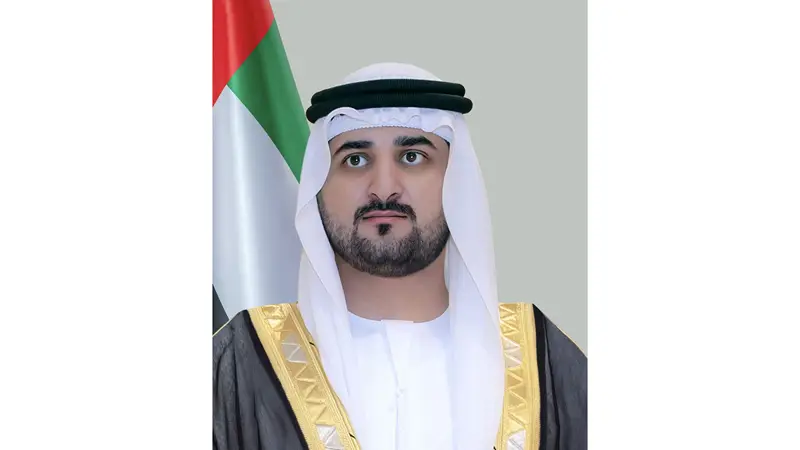 مكتوم بن محمد: فخور بكفاءاتنا الوطنية التي تمثل الوطن باقتدار في إدارة القضايا الاقتصادية والمالية الدولية