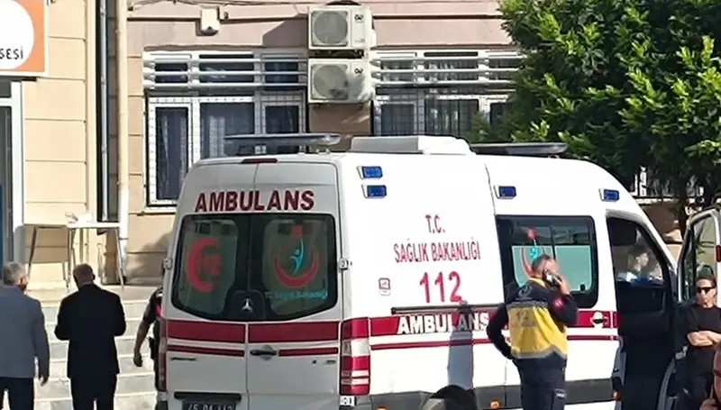 تركيا... اصطدام حافلة سياحية بشاحنة وإصابة عشرة أشخاص