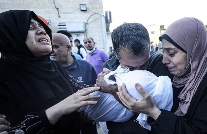 مقتل 3 فلسطينيين وإصابة آخرين بنيران وغارات إسرائيلية على غزة خلال 12 ساعة