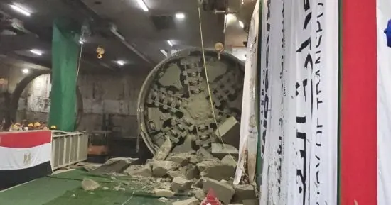 وصول ماكينة الحفر للخط الرابع للمترو لمحطة الملك الصالح قادمة من الفسطاط.. صور