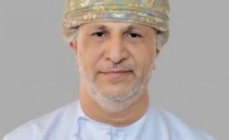 شهر أطول من الراتب!