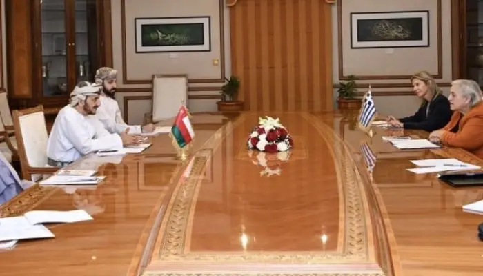 عُمان واليونان تبحثان تعزيز التعاون في السياحة والنقل البحري والثقافة
