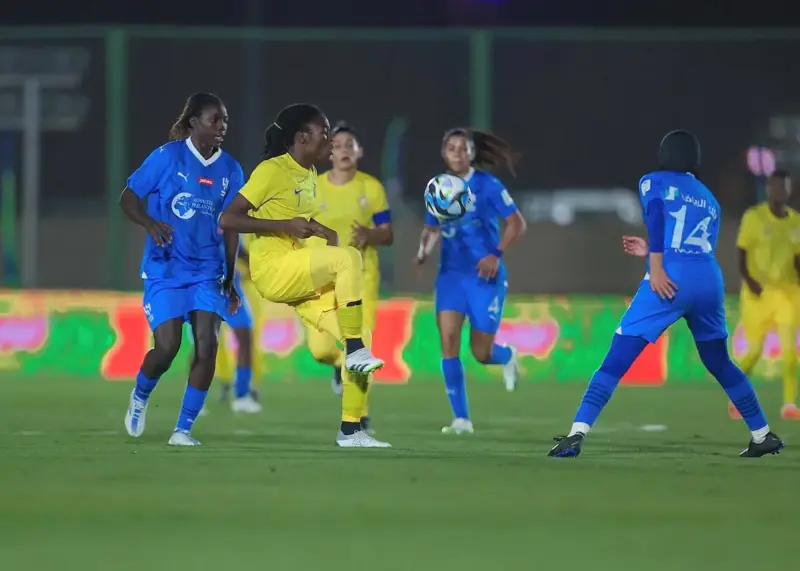 ديربي الهلال والنصر للسيدات... كر وفرّ وصدامات ثأرية
