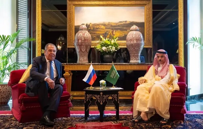 السعودية وروسيا تبحثان التصعيد في اليمن وتهديدات الملاحة | صحيفة الاقتصادية