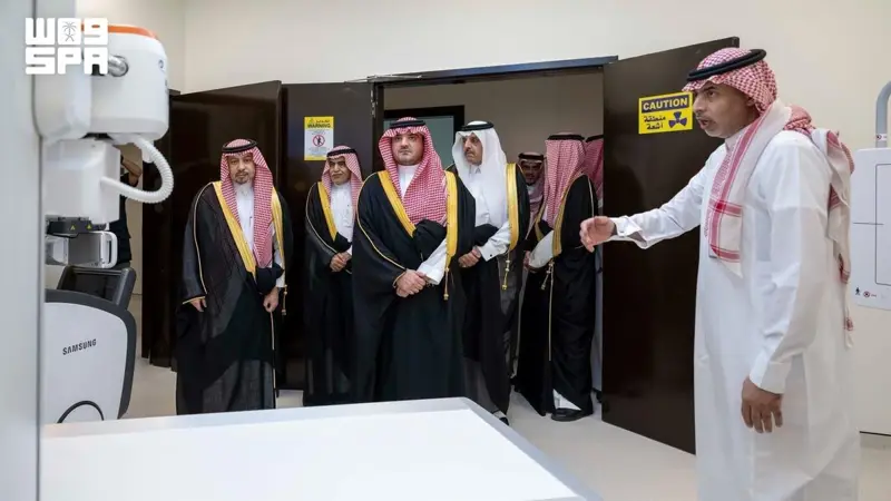 وزير الداخلية يدشّن المركز الطبي وعيادات اللجنة الطبية العسكرية بالمجمع الأمني